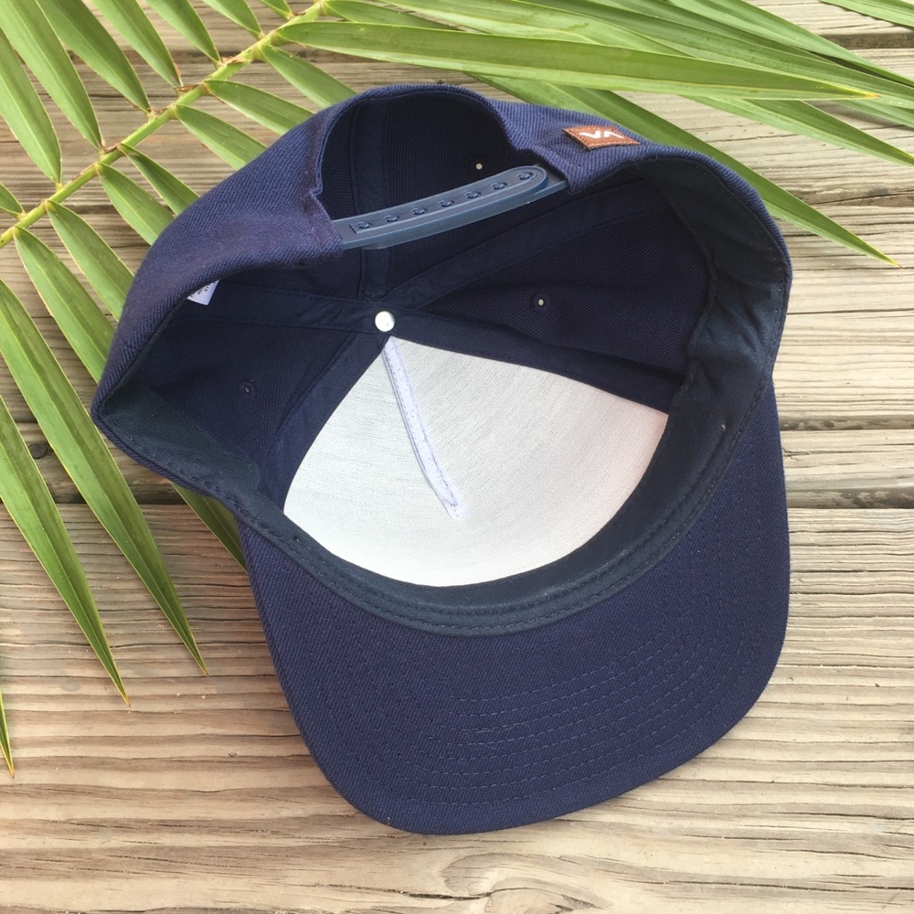 NWOT RVCA SnapBack Hat - Picture 4 of 6